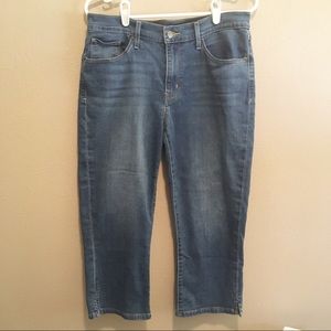 Levi’s Cropped Jeans